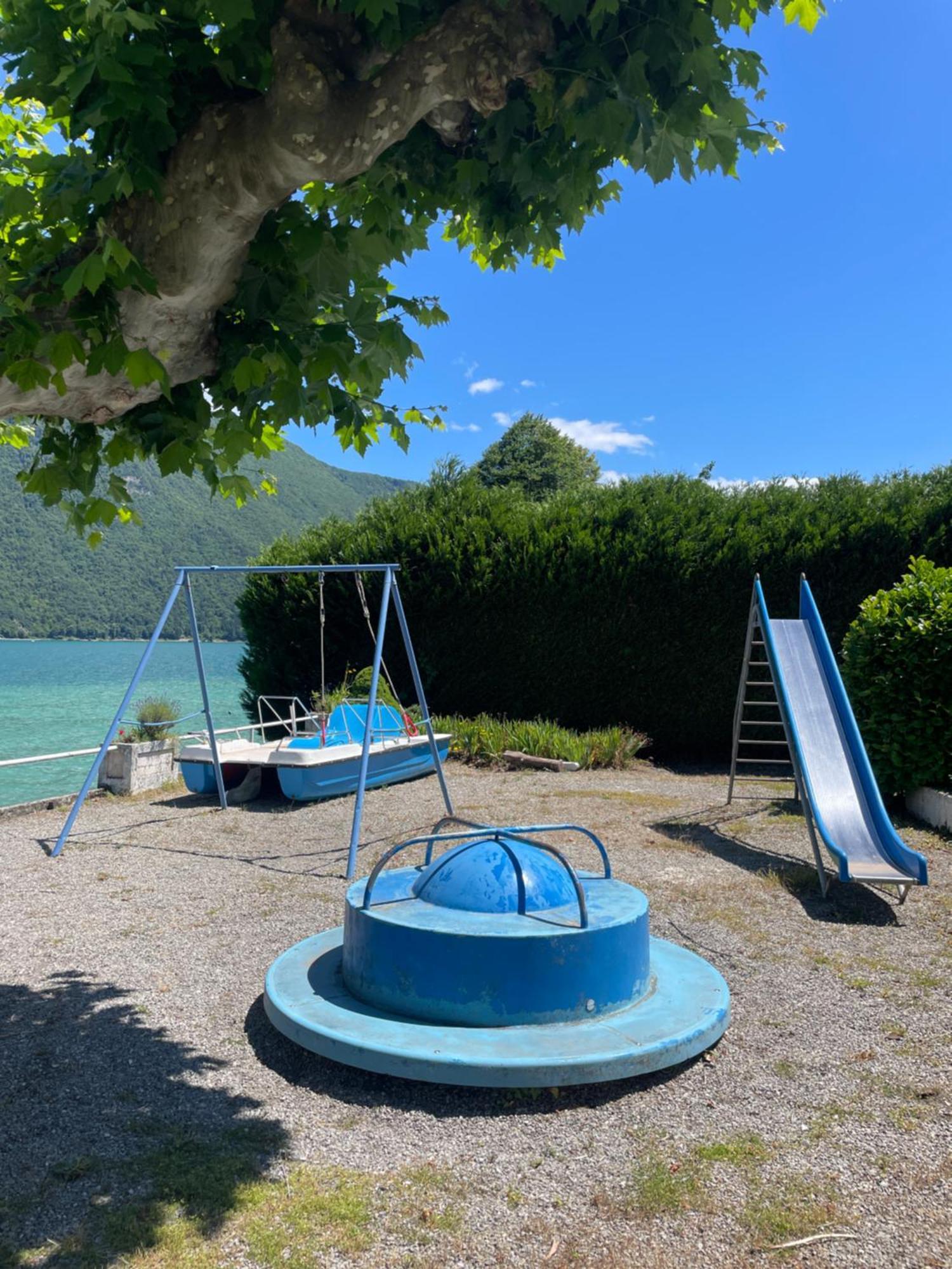 דוסאר Rare 2 Bedroom With Private Beach On Lake Annecy מראה חיצוני תמונה