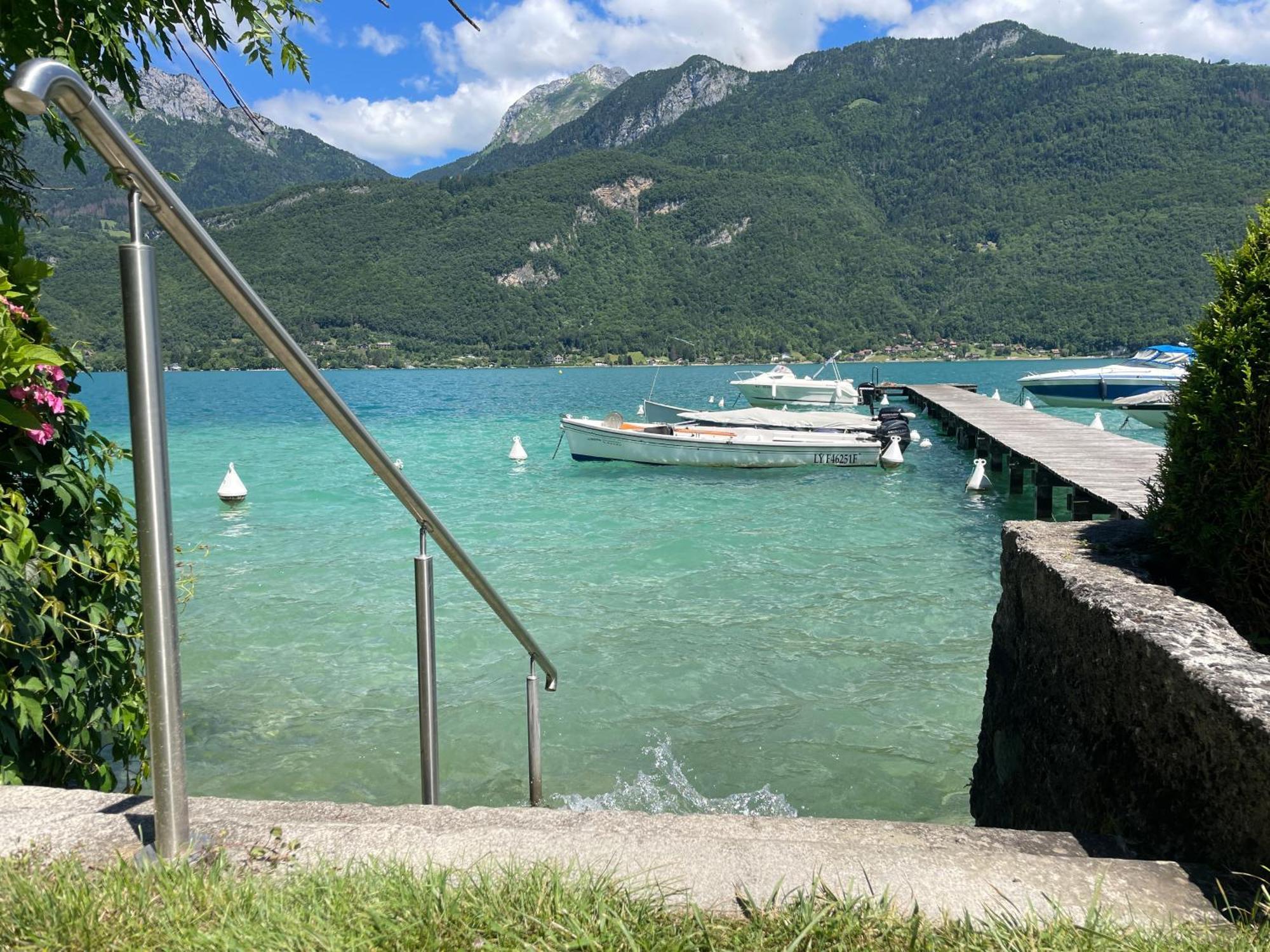 דוסאר Rare 2 Bedroom With Private Beach On Lake Annecy מראה חיצוני תמונה