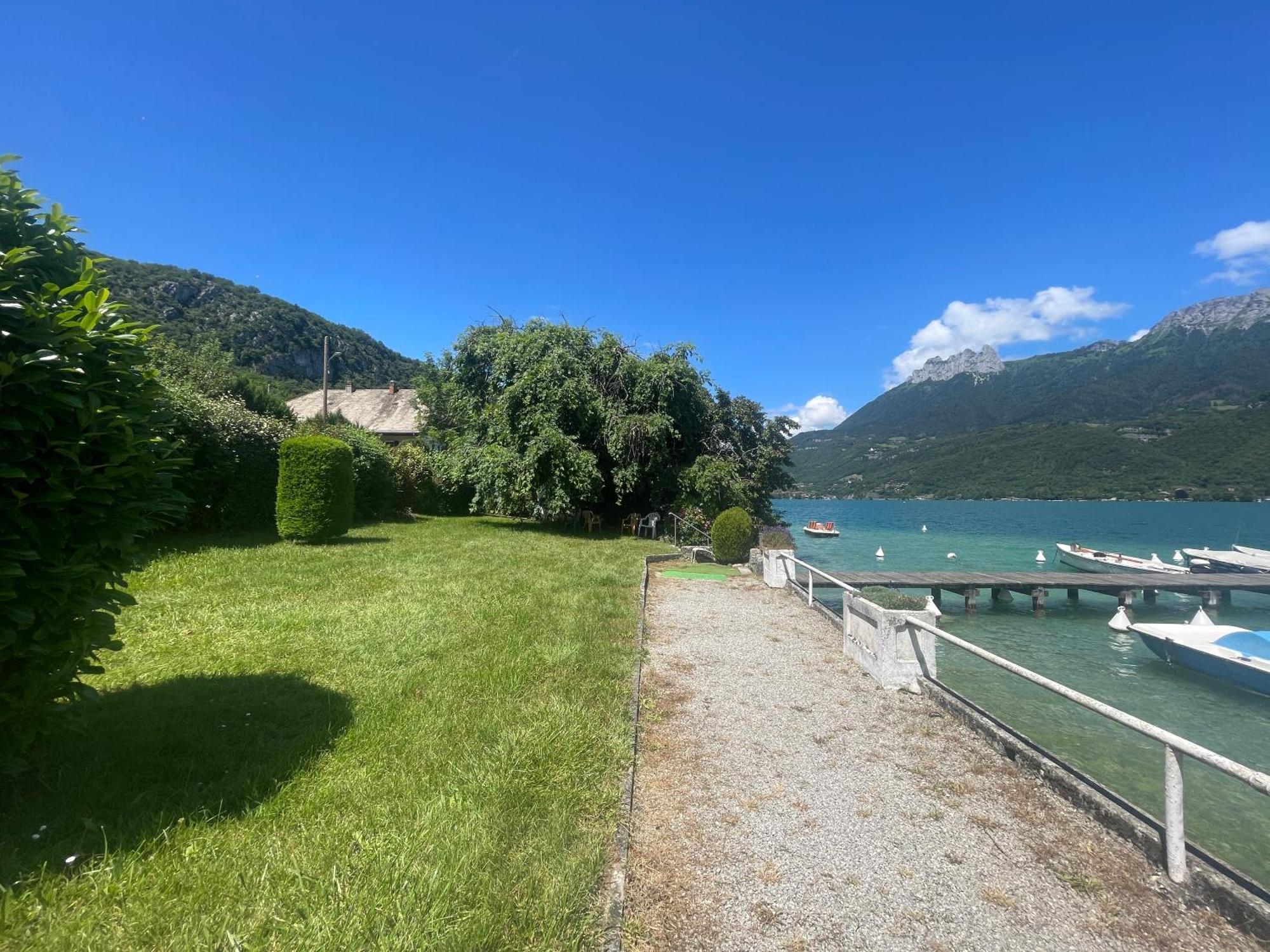 דוסאר Rare 2 Bedroom With Private Beach On Lake Annecy מראה חיצוני תמונה