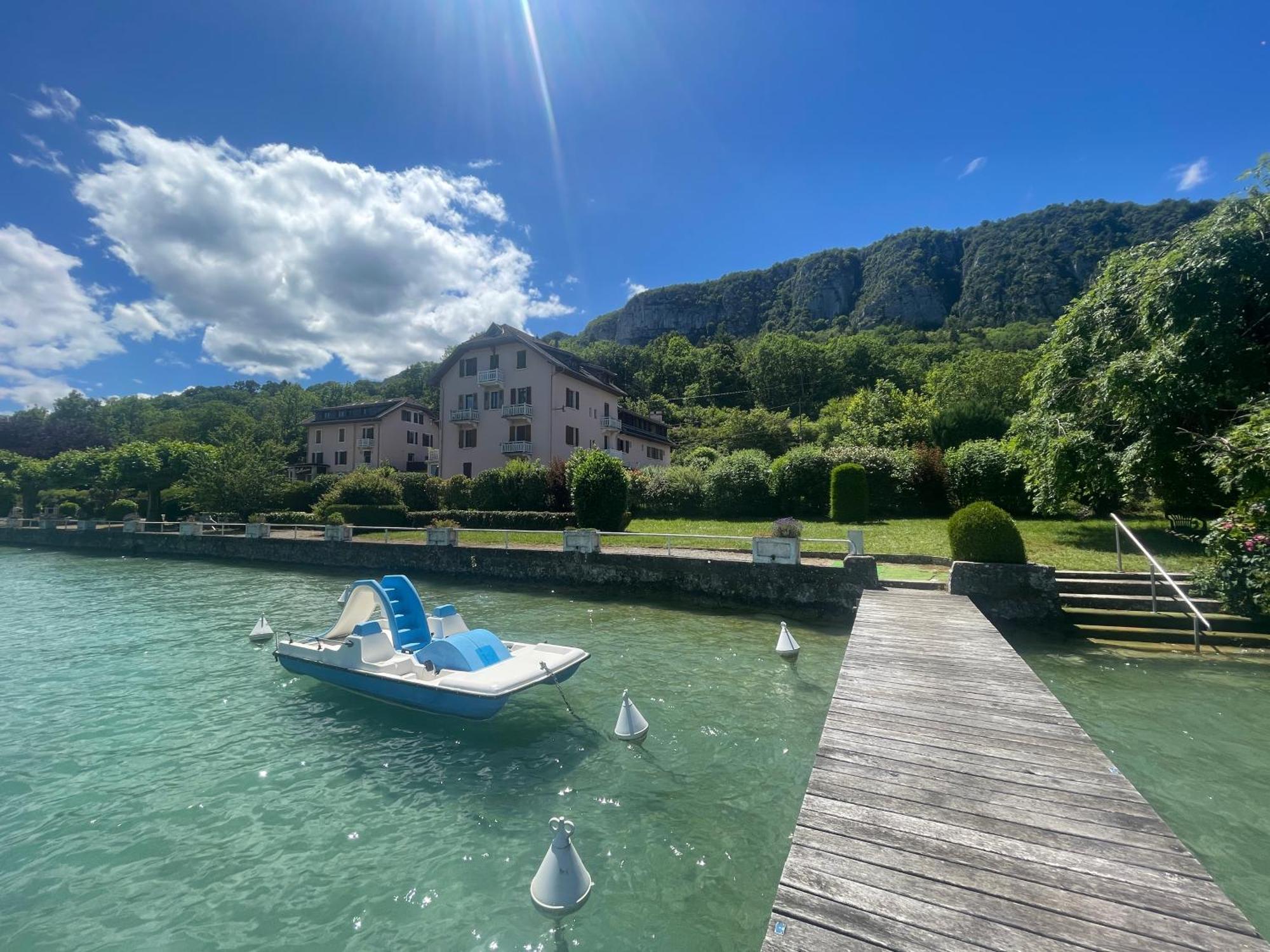 דוסאר Rare 2 Bedroom With Private Beach On Lake Annecy מראה חיצוני תמונה